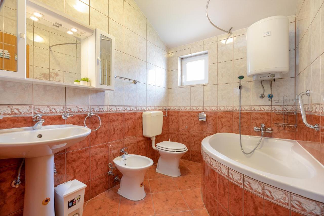 Apartment Maja *