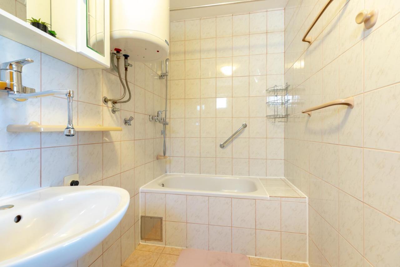 Apartment Maja *